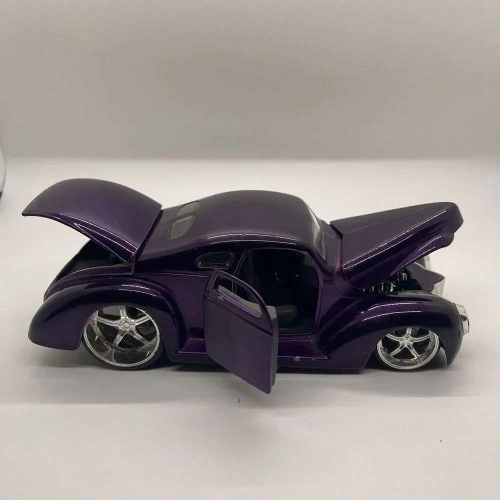 Jada Toys Custom Diecast 1/24 Pontiac Business Coupe w/ Opening Hood & Door